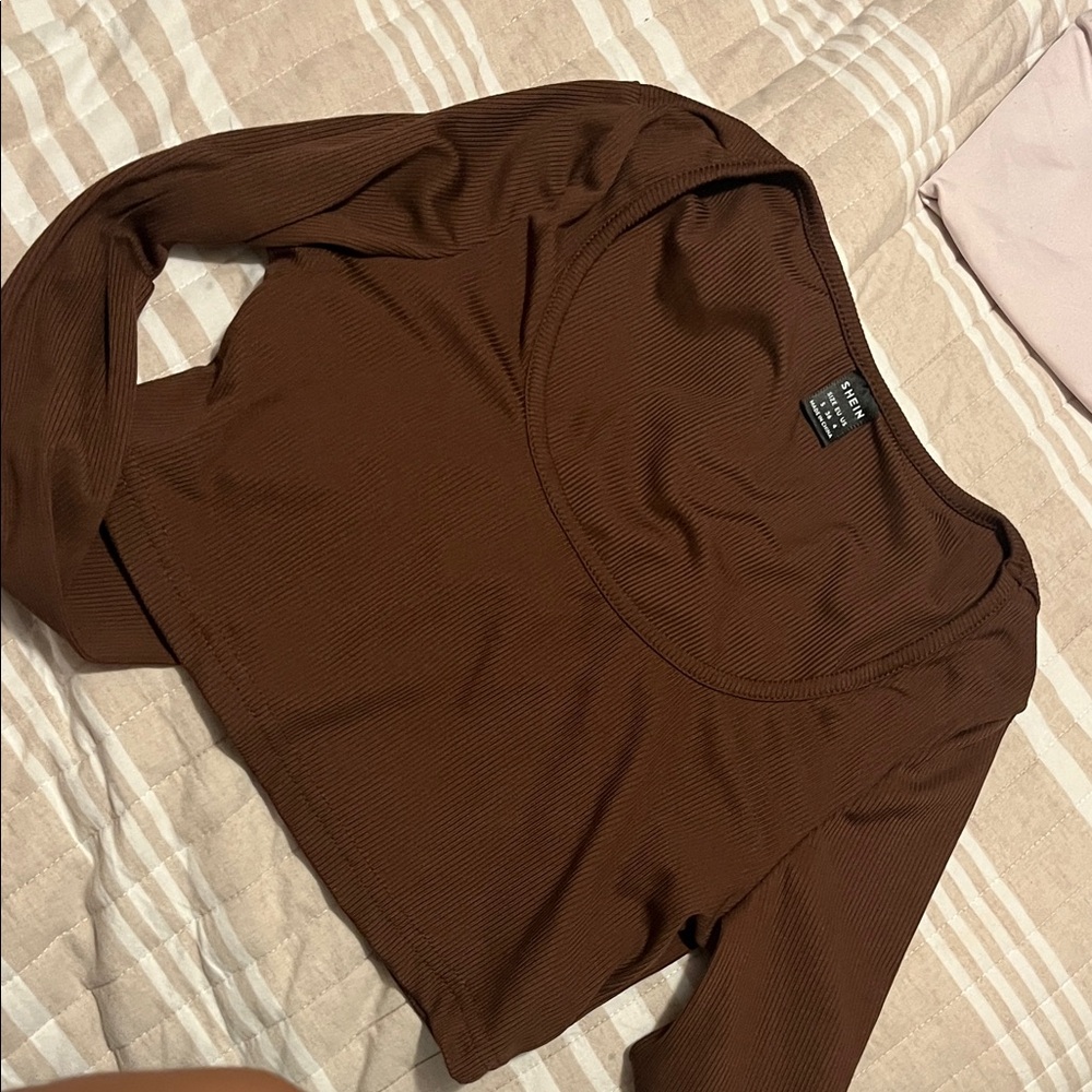 SHEIN Chocolate Ribbed Cropped top